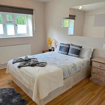 303 Alexandra Avenue Ha2 9Dx Apartman Pinner Kültér fotó