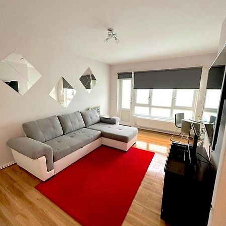 303 Alexandra Avenue Ha2 9Dx Apartman Pinner Kültér fotó