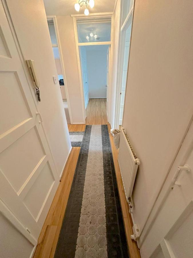 303 Alexandra Avenue Ha2 9Dx Apartman Pinner Kültér fotó