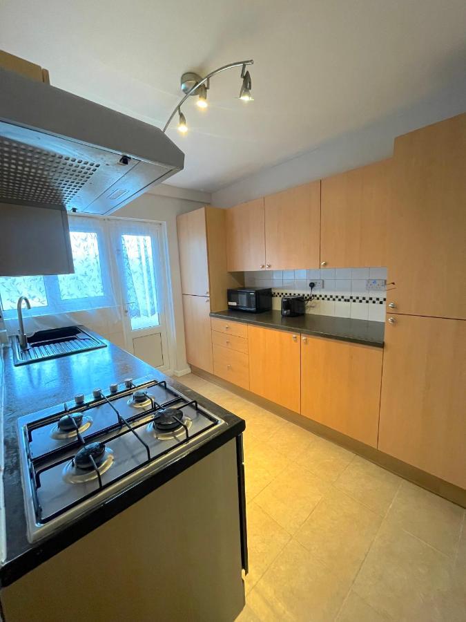 303 Alexandra Avenue Ha2 9Dx Apartman Pinner Kültér fotó